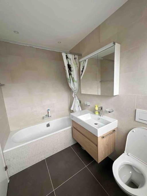 Neubau In Zuerich Oerlikon Apartment Bagian luar foto